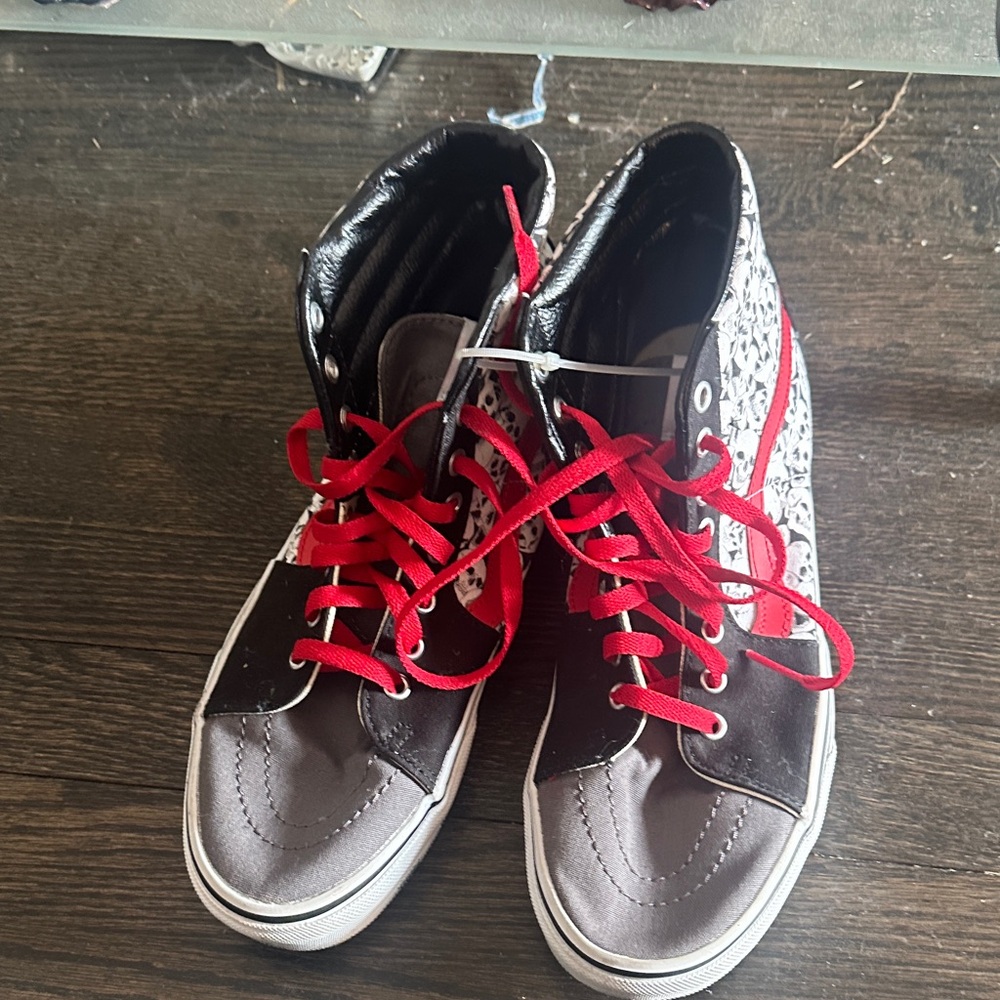 Vans hum shoes